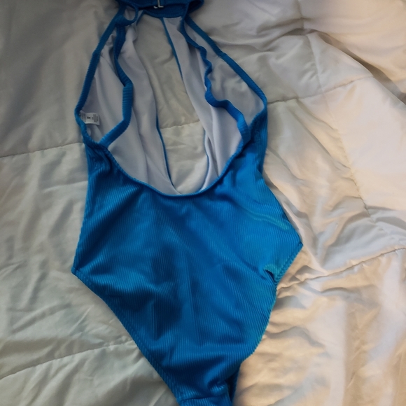 Monokini - Picture 2 of 3